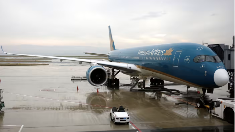 Nhà nước sở hữu 86% cổ phần tại Vietnam Airlines, trong khi ANA Holdings của Nhật Bản nắm giữ khoảng 5,6%.