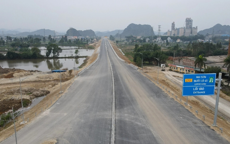 Bộ Giao thông Vận tải yêu cầu chuyển khối lượng còn lại của Công ty Cổ phần Tập đoàn xây dựng miền Trung tại cao tốc Mai Sơn - QL45 cho Vinaconex.