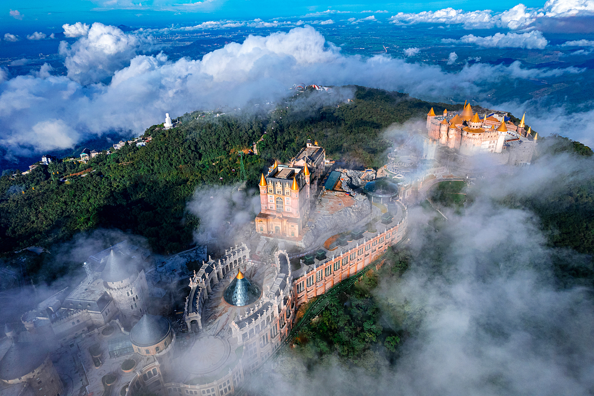 Sun World Ba Na Hills với nhiều hạng mục công trình mới.