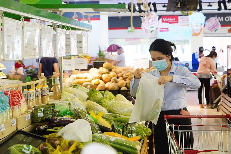 Thay vì mua trực tiếp, người tiêu dùng cũng có thể mua rau củ quả trên các sàn thương mại.