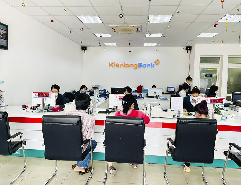 KienLongBank niêm yết lãi suất huy động cao nhất ở mức 9,5%/năm.