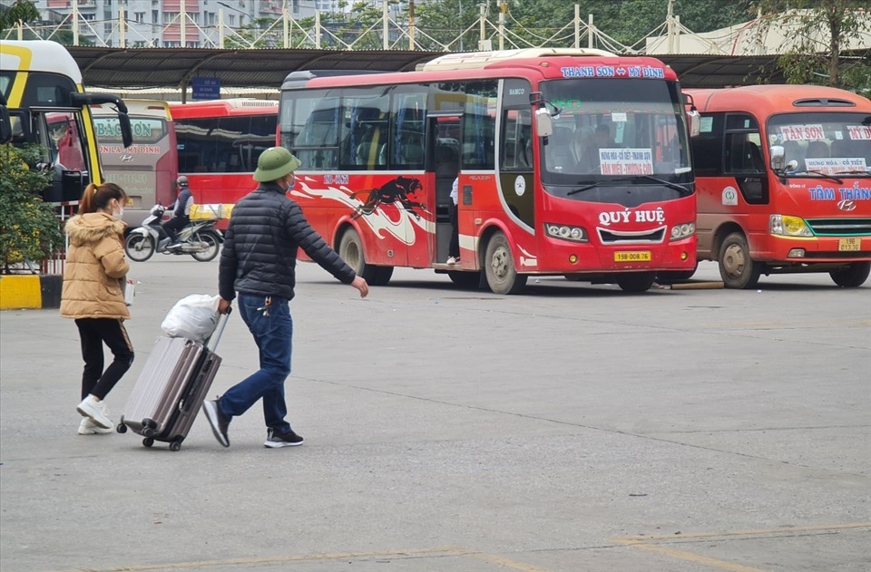 Nhiều HTX vận tải xe khách liên tỉnh phải chật vật tìm khách.