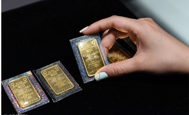 Tiếp tục điều chỉnh tăng đến 150.000 đồng/lượng, vàng SJC giao dịch sát 67 triệu đồng/lượng. (Ảnh: Int)