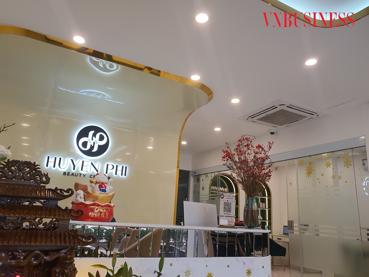 Trụ sở Công ty TNHH mỹ phẩm Huyền Phi tại 86 Trần Vỹ, P. Mai Dịch, Q. Cầu Giấy, Hà Nội.