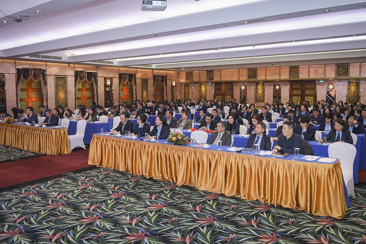 Toàn cảnh hội nghị.