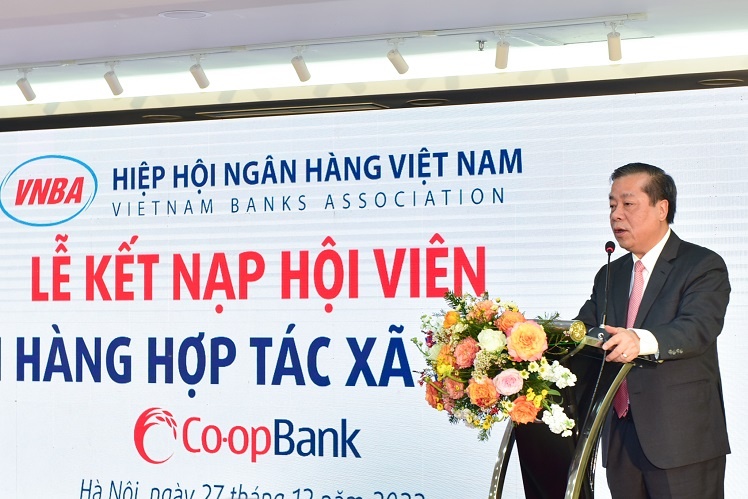 Phó thống đốc Nguyễn Kim Anh phát biểu tại Lễ kết nạp.