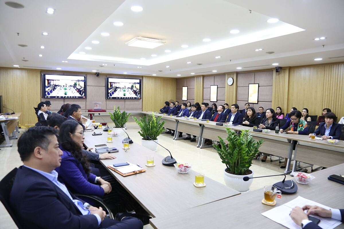 Toàn cảnh một buổi họp trực tuyến của Co-opBank.