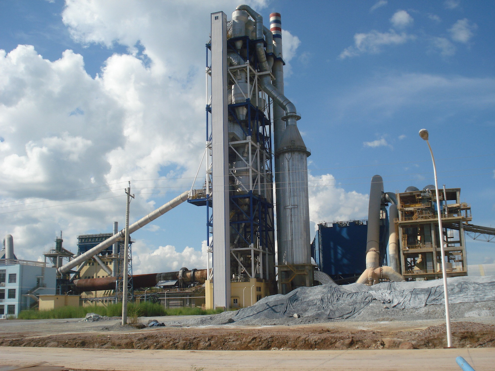 Sau 7 năm vướng quy hoạch, nhà máy xi măng Đại Việt – Dung Quất phải tạm dừng hoạt động, nay được 'mở lối thoát', nhà máy được nhiều nhà đầu tư 'nhòm ngó'.