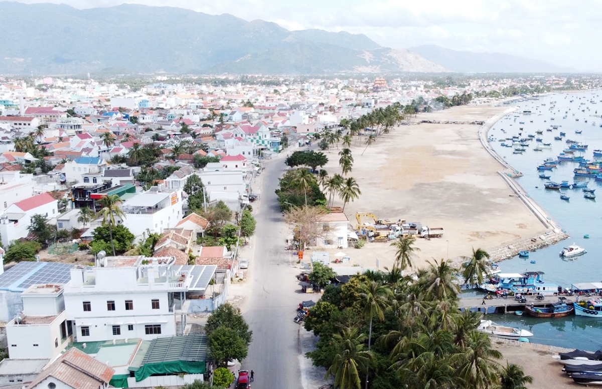 Nhà đầu tư cần thận trọng khi bắt sóng quy hoạch tại khu kinh tế Vân Phong.