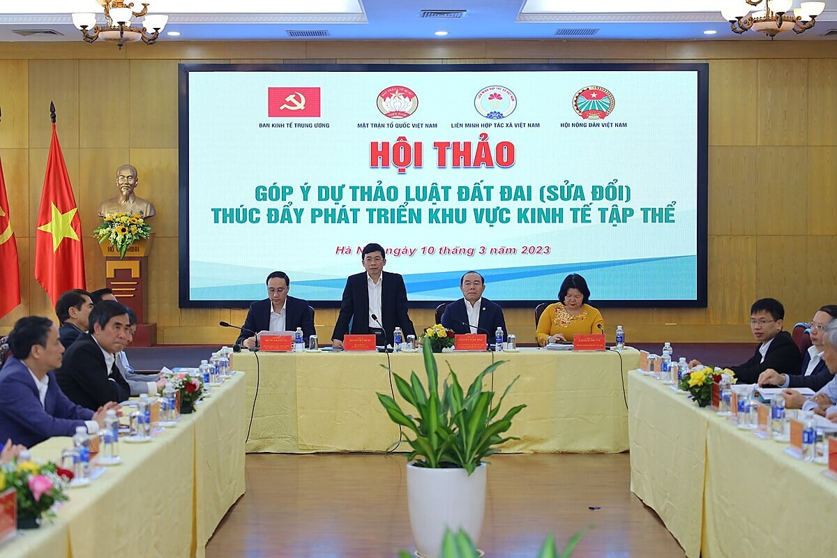 Ông Nguyễn Duy Hưng, Phó Trưởng Ban Kinh tế Trung ương cho rằng HTX khó tiếp cận được chính sách đất đai nên không có tài sản thế chấp ngân hàng.