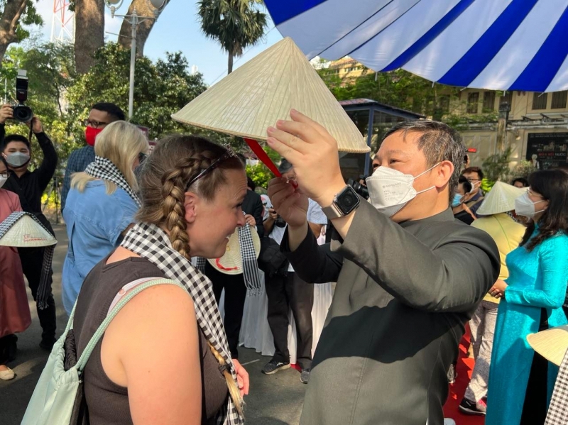 Việt Nam đặt mục tiêu đón 8 triệu lượt khách quốc tế trong năm 2023.