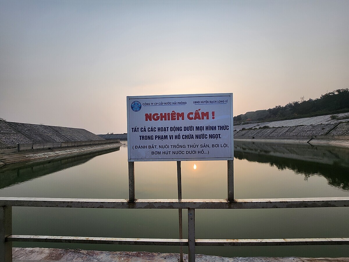 Hồ nước ngọt có sức chứa 43.000m3 ở Bạch Long Vĩ.