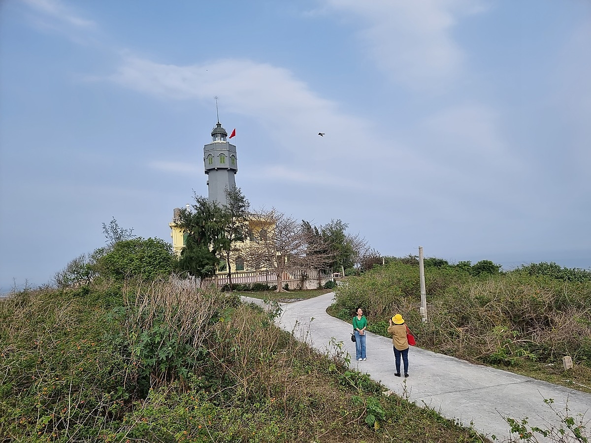 Đèn biển Bạch Long Vĩ.