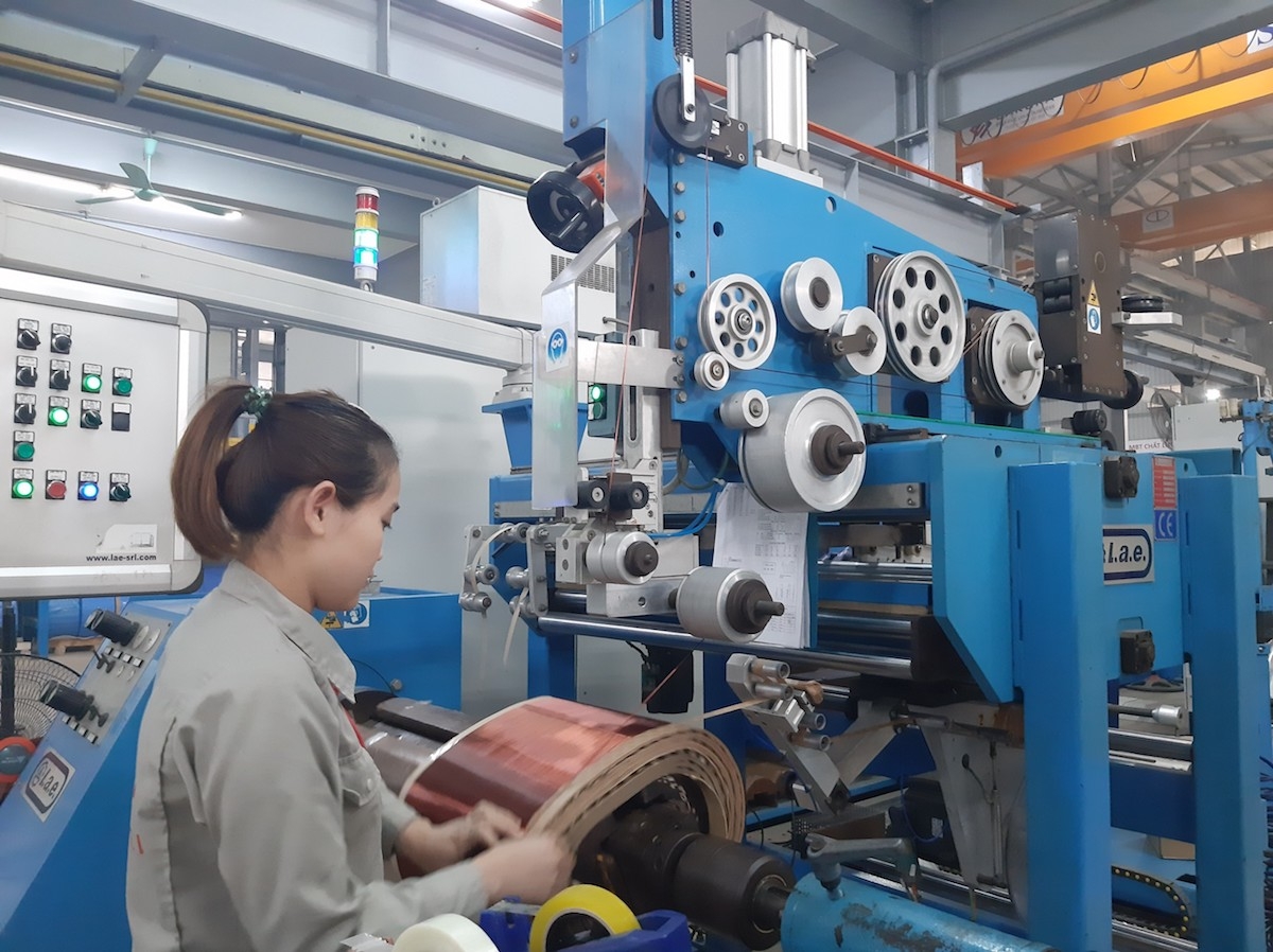 Doanh nghiệp công nghiệp phàn nàn về chuyện phải nhập khẩu phần lớn linh phụ kiện.