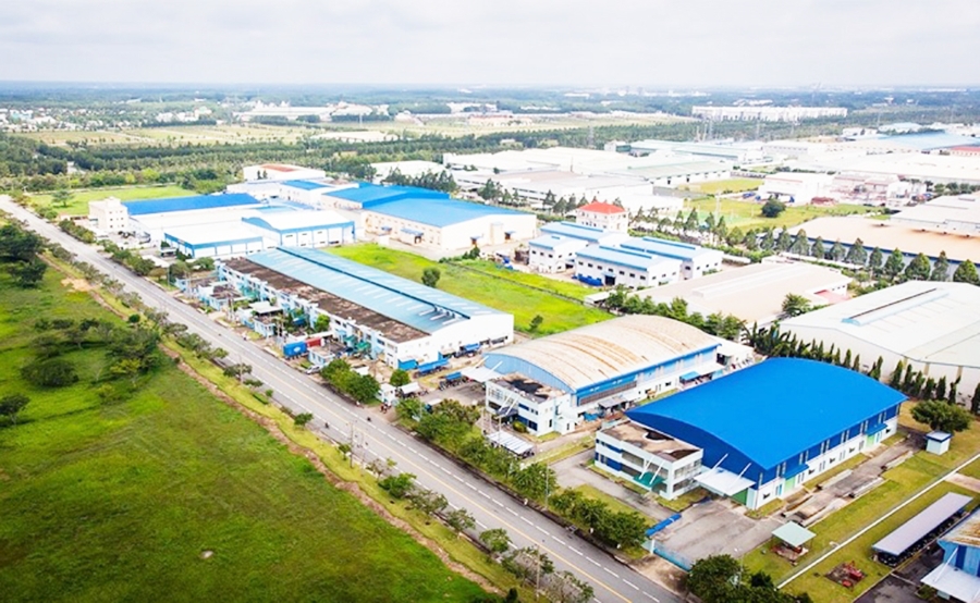 Khối ngoại rót tiền mạnh là cơ hội nhưng cũng là thách thức với doanh nghiệp bất động sản trong nước.