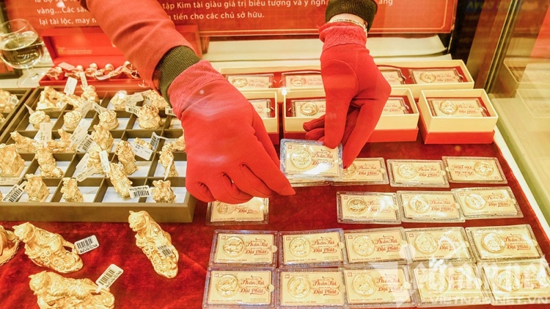 Chênh lệch giữa giá vàng trong nước với thế giới vẫn duy trì ở mức cao, khoảng 11 triệu đồng/lượng. (Ảnh: Int)