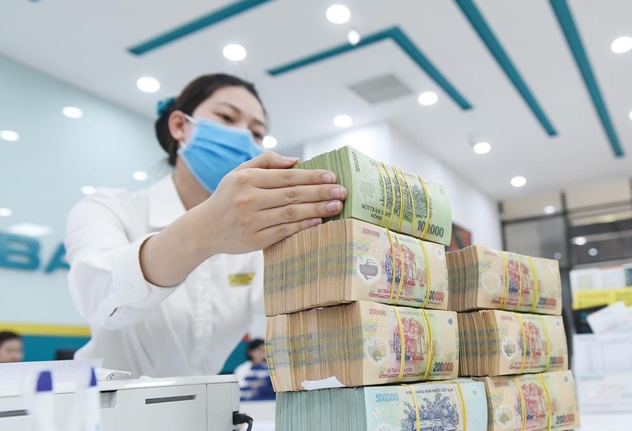 Lãi suất liên tục giảm, thanh khoản hệ thống đã trở nên dồi dào hơn.