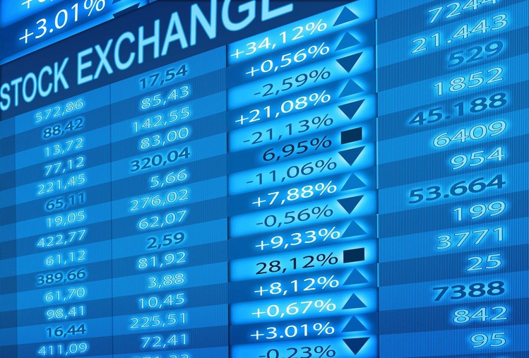 Cổ phiếu bất động sản bứt phá, VN-Index tiếp đà tăng điểm.