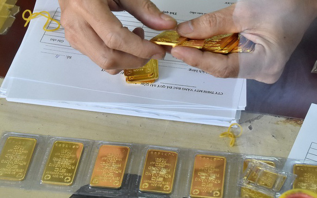 Nếu mua vàng từ ngày 8/3 đến nay, nhà đầu tư lãi 800.000 đồng/lượng. (Ảnh: Int)