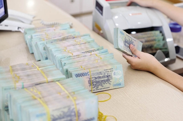 Thủ tướng chỉ đạo triển khai chương trình 120.000 tỷ đồng, phân loại dự án BĐS để giãn nợ hỗ trợ cho doanh nghiệp.