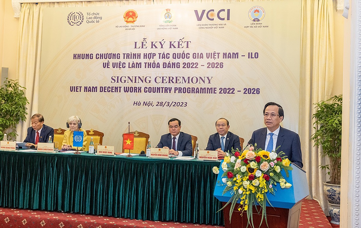 Trong ba chu kỳ hợp tác vừa qua, ILO đã luôn đồng hành cùng với các đối tác ba bên của Việt Nam triển khai hiệu quả chương trình việc làm thỏa đáng, góp phần thúc đẩy công bằng và tiến bộ xã hội. Ảnh ILO