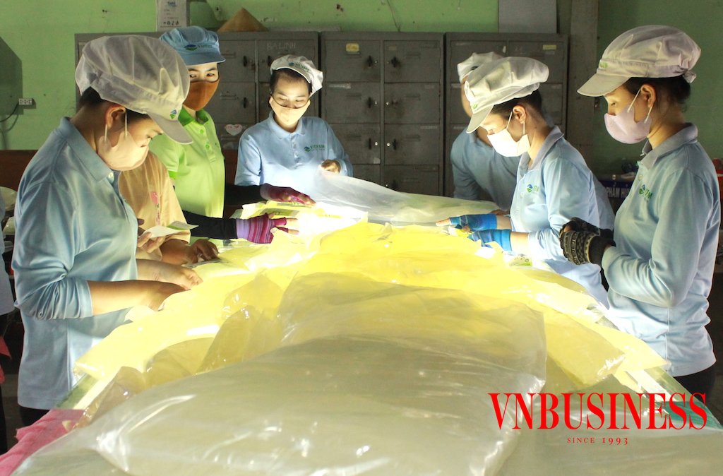 Giữa nhiều khó khăn trước mắt, các DN trong ngành nông sản đang mong được khơi thông dòng vốn để phục vụ sản xuất.