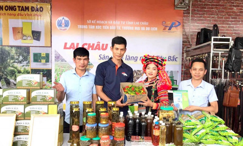 Các sản phẩm đạt tiêu chuẩn OCOP của các HTX ở huyện Mường Tè.