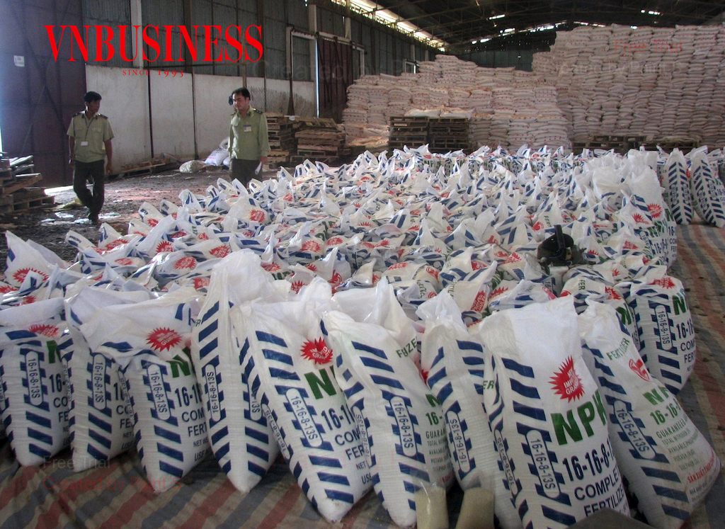 Trước nhu cầu đang suy yếu, giá phân bón cần được giảm mạnh hơn nữa để nông dân thật sự hưởng lợi.