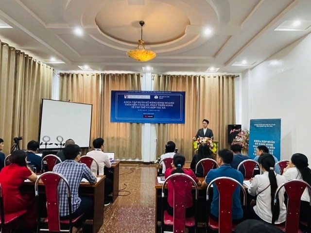 Liên minh HTX tỉnh Yên Bái phối hợp với Cục Xúc tiến Thương mại (Bộ Công Thương) và Hãng bán lẻ LaZaDa tổ chức Lớp tập huấn về kỹ năng kinh doanh trên nền tảng số cho các HTX trên địa bàn tỉnh Yên Bái.