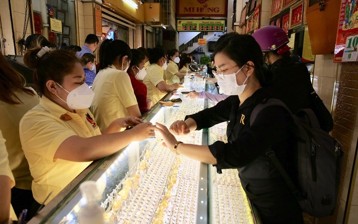 Vàng trang sức, vàng nhẫn vẫn có sự biến động tăng giá đều đặn trong nhiều ngày qua theo xu hướng giá vàng thế giới. (Ảnh: Int)