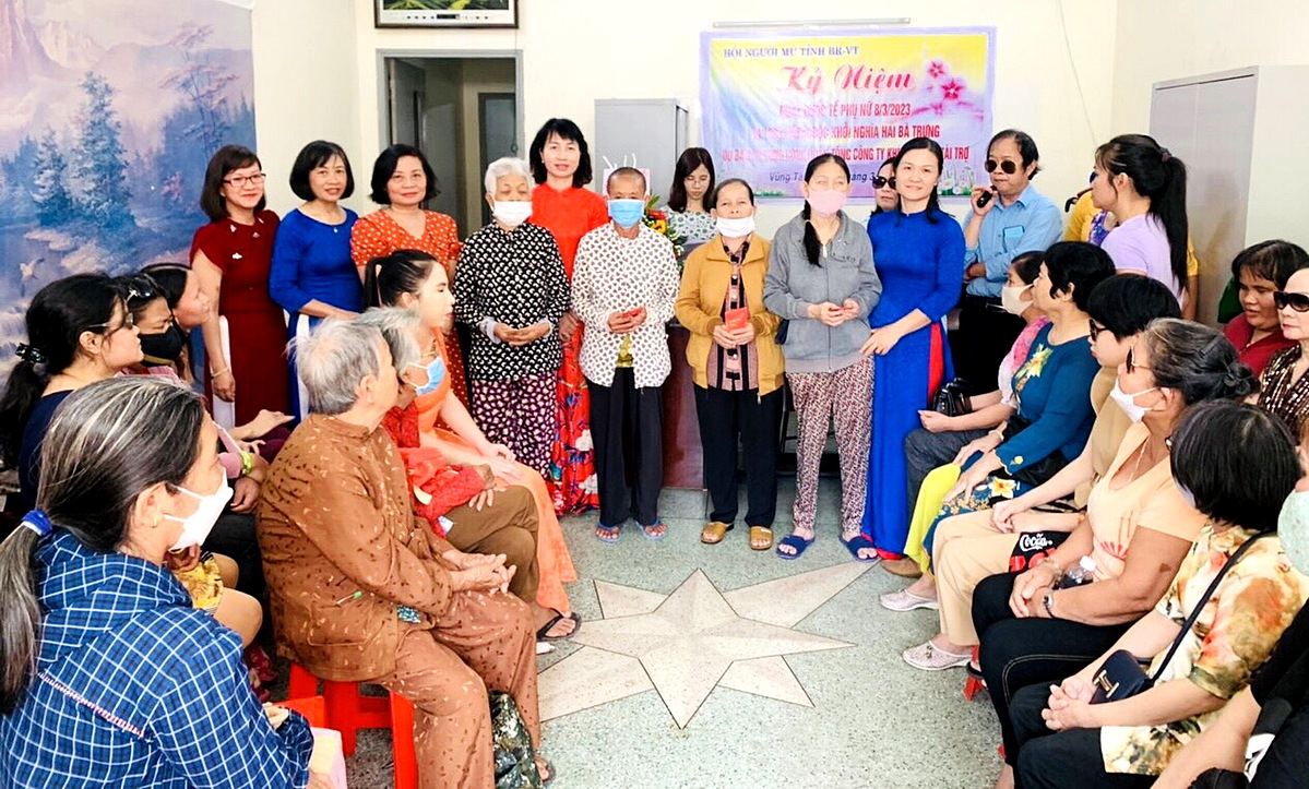 Ban nữ công Công đoàn KĐN tài trợ chương trình họp mặt với Hội người mù tỉnh Bà Rịa – Vũng Tàu.