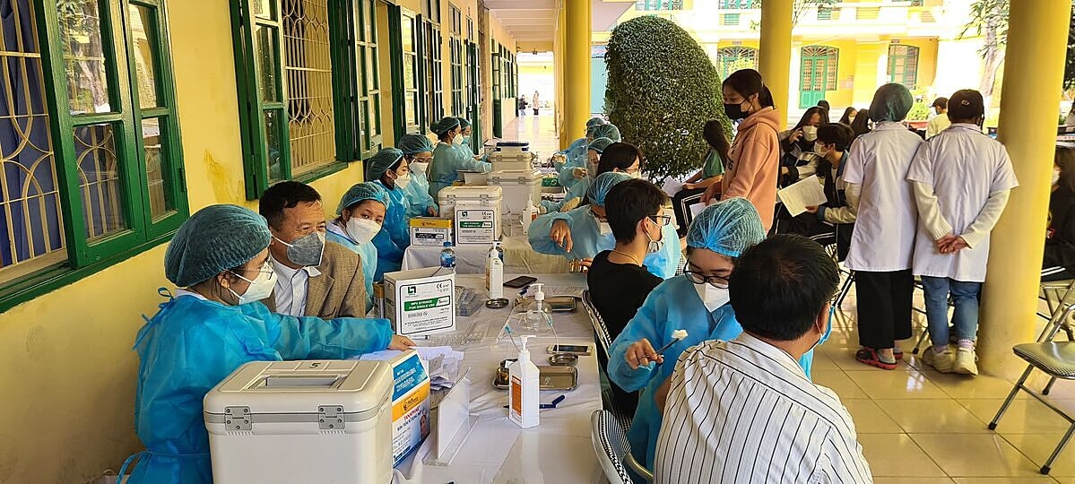 Tăng cường tiêm chủng vắc xin phòng chống Covid-19 trên địa bàn quận Kiến An (ảnh tư liệu).