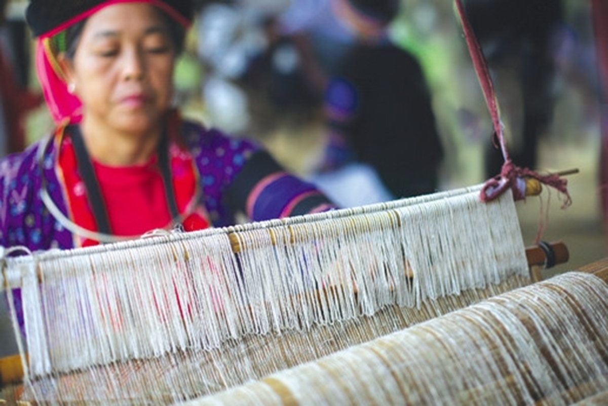 Nghề truyền thống đang trở thành điểm tựa giảm nghèo cho người dân tộc thiểu số ở Đồng Văn.