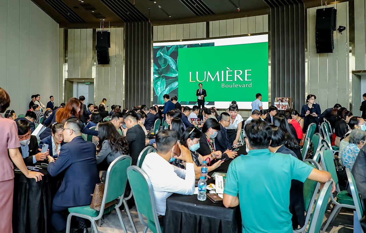 Sự kiện ngày 15/4, 95% căn trong giỏ hàng LUMIÈRE Boulevard đã “sold-out” nhờ sức hút của dự án cộng hưởng với chính sách đột phá Thanh toán nhàn hạ với chỉ từ 460 triệu/năm.