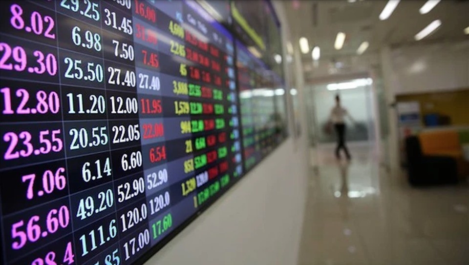 Dòng tiền tham gia trở lại, VN-Index ghi nhận phiên phục hồi đầu tiên.