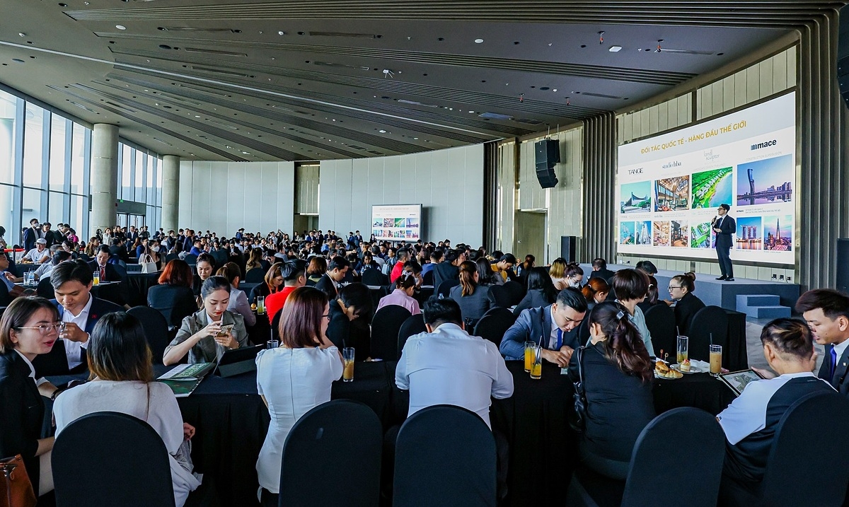 “Sức nóng” của các dự án phát triển bởi Masterise Homes ngày càng tăng cao với loạt chính sách hỗ trợ tài chính. Hình ảnh sôi động tại một sự kiện của Masteri Centre Point cuối Q1/2023.