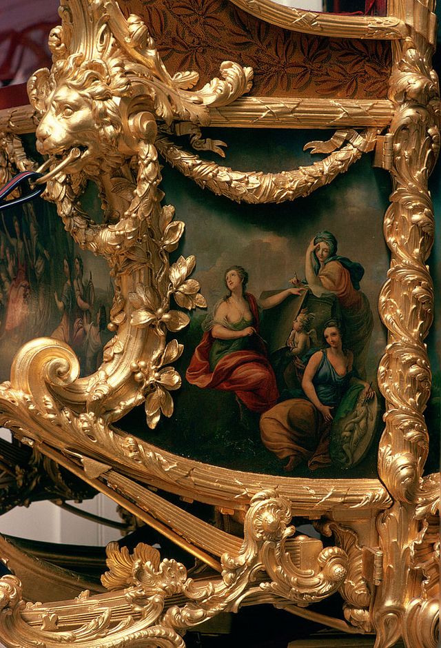 Cận cảnh một số chi tiết trên Gold State Coach.