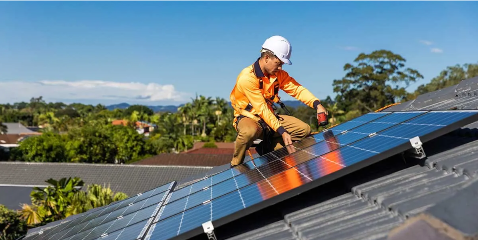 Việc bỏ phiếu khôi phục thuế quan đối với các tấm pin mặt trời được sản xuất tại bốn quốc gia Đông Nam Á sẽ gây tổn hại nghiêm trọng cho ngành năng lượng mặt trời của Hoa Kỳ.