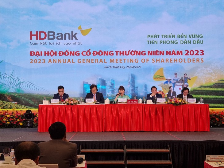 Tại Đại hội đồng cổ đông thường niên năm 2023, cổ đông của HDBank đã thông qua kế hoạch mua lại một công ty chứng khoán có vốn điều lệ trên 1.000 tỷ đồng trong năm nay.