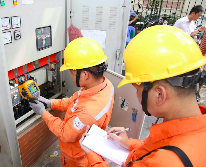 Chi phí sản xuất nhiều ngành sẽ đội thêm vì giá điện tăng.