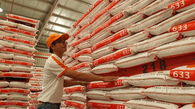 Nhà máy sản xuất thức ăn chăn nuôi Bình Phước giai đoạn 1 đạt công suất 240.000 tấn/năm với vốn đầu tư gần 400 tỷ đồng.