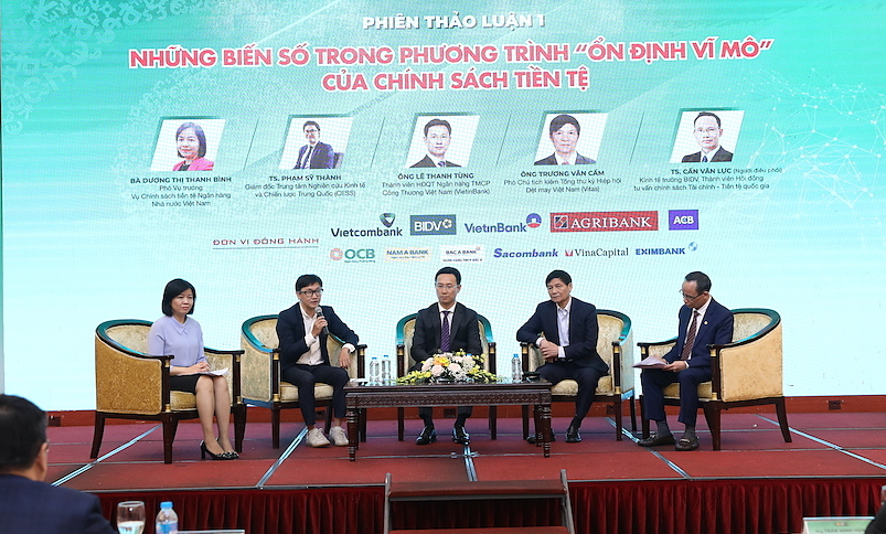 Các chuyên gia cho biết NHNN đang chuyển trạng thái chính sách tiền tệ từ thận trọng, chặt chẽ sang hướng nới lỏng thận trọng, hỗ trợ tăng trưởng kinh tế.