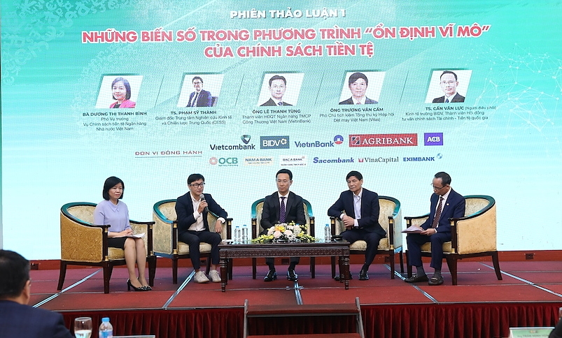 Các chuyên gia cho biết NHNN đang chuyển trạng thái chính sách tiền tệ từ thận trọng, chặt chẽ sang hướng nới lỏng thận trọng, hỗ trợ tăng trưởng kinh tế.