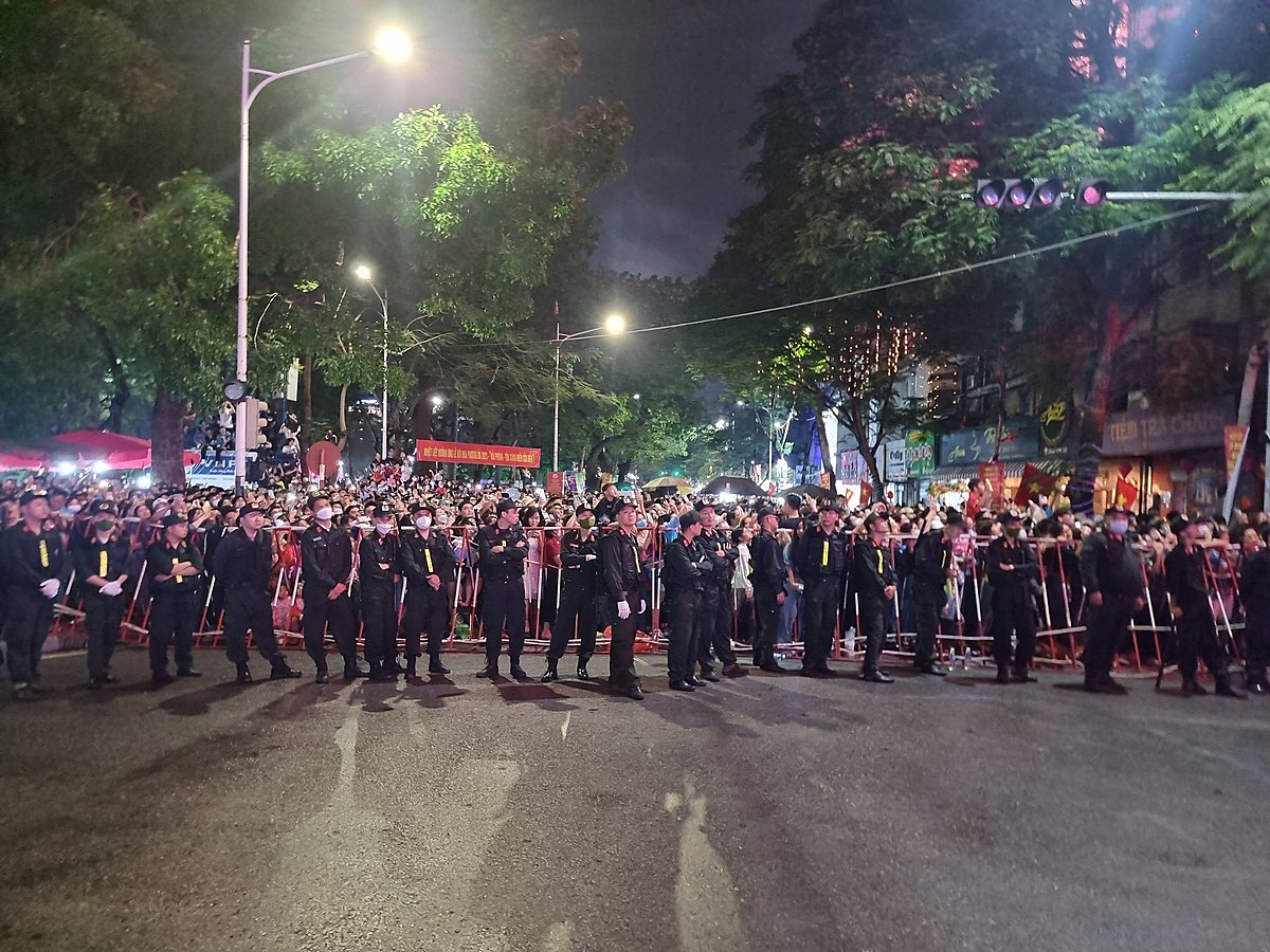 An ninh được bảo vệ nghiêm ngặt.