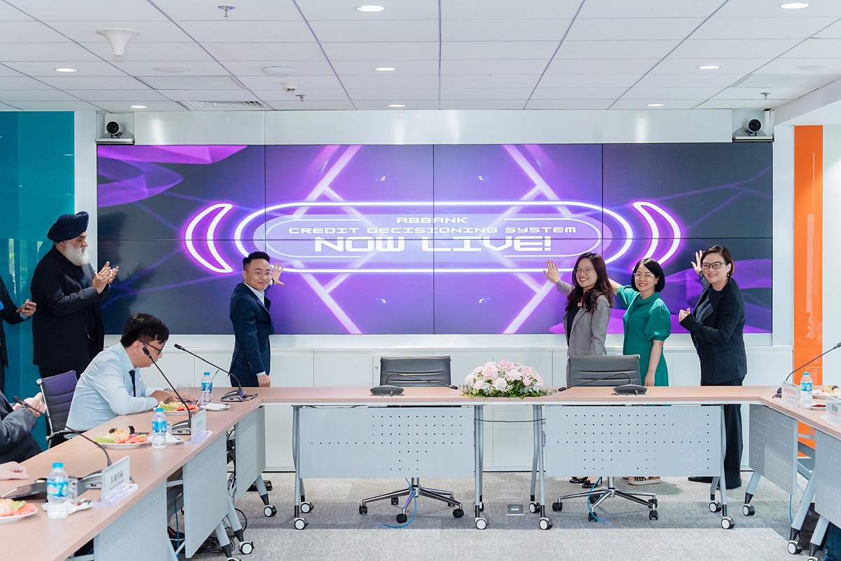 Hệ thống Ra chính thức đi vào hoạt động.