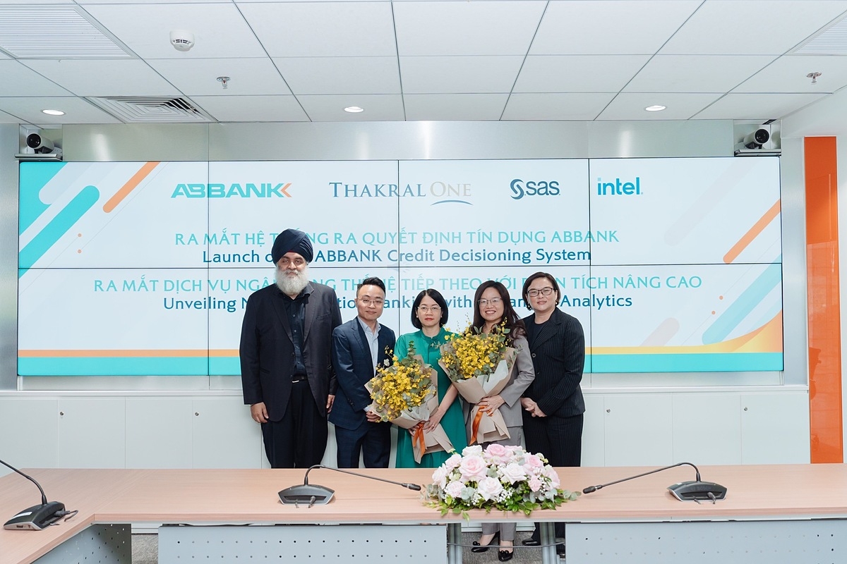 Đại diện ABBANK, Thakral One, SAS, Intel.