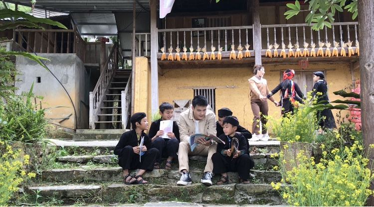 Bà con người Dao mang đến nhiều trải nghiệm cho du khách.