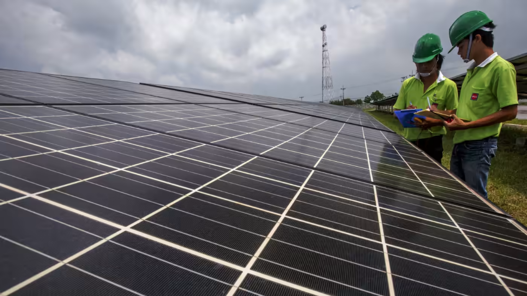 Các tập đoàn thương mại năng lượng sạch hàng đầu, có các công ty dựa vào hàng nhập khẩu giá rẻ để giữ chi phí thấp, đã ủng hộ việc miễn trừ và ca ngợi quyền phủ quyết của Tổng thống Biden.