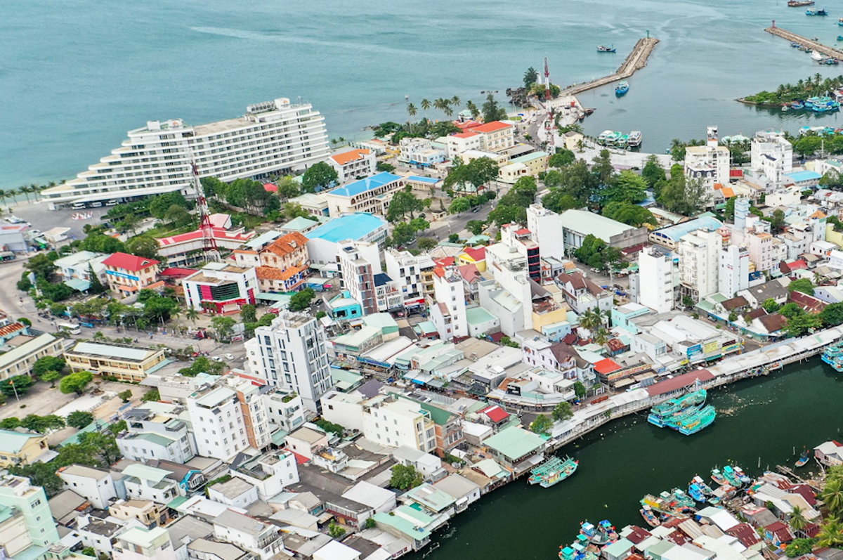 Các nhà đầu tư tại Phú Quốc đang kỳ vọng thị trường bất động sản nghỉ dưỡng sẽ ấm lên khi được cấp sổ hồng.