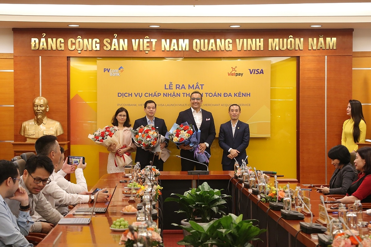PVcomBank ra mắt Dịch vụ chấp nhận thanh toán đa kênh.